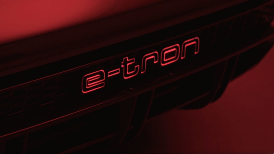 与保时捷Taycan同平台 奥迪发布e-tron GT预告图