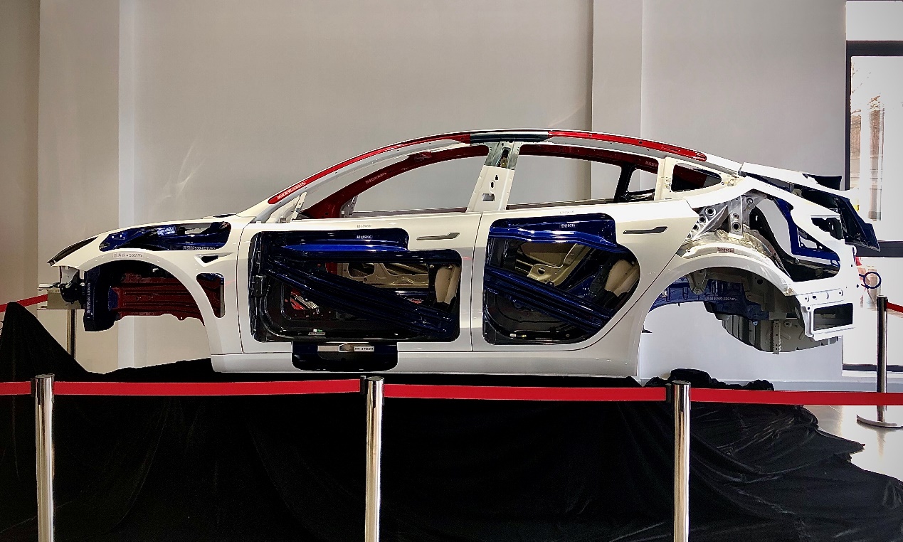 北京管庄特斯拉中心开业 Model 3白车身呈现安全设计理念