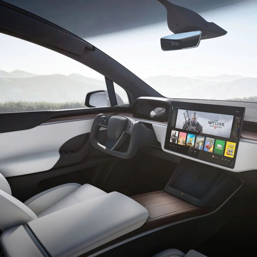 轭式方向盘、后排娱乐屏“上车”，Model X Plaid原型车曝光！