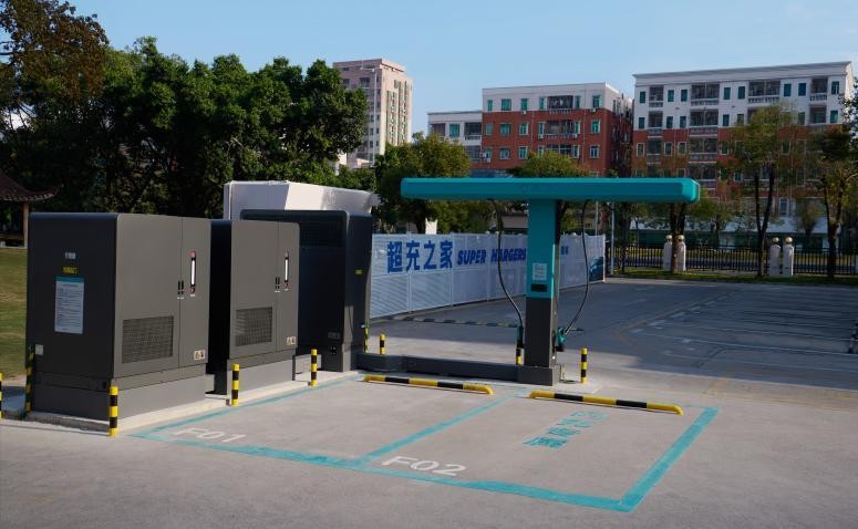 电动化上半场完美收官:比亚迪发布第二代刀片电池及闪充技术