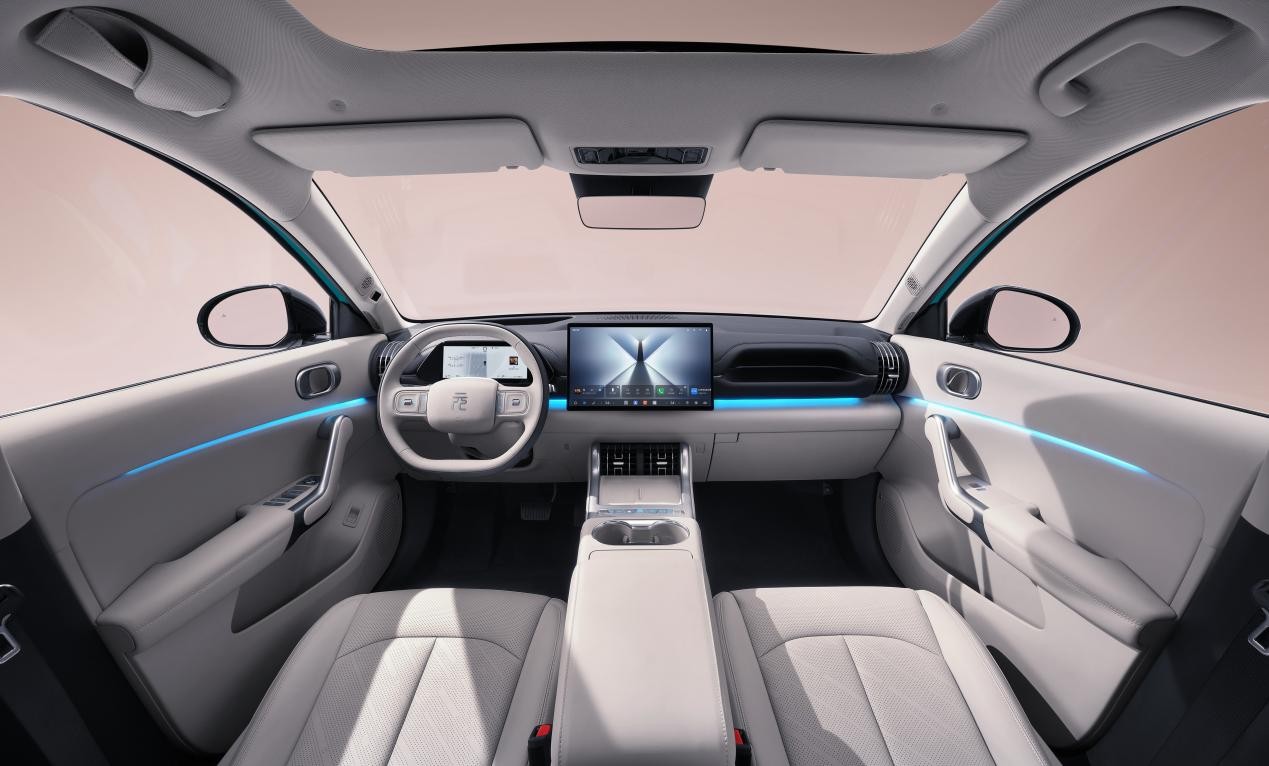 2026北京车展：比亚迪第三代元PLUS首发亮相