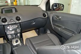 雷诺-科雷傲(进口)-2.5 四驱豪华导航版