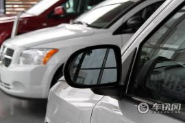 吉普-指南者-2.4 运动版