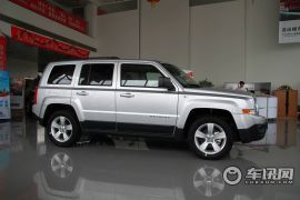 吉普-自由客-2.4 运动版