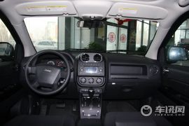 吉普-指南者-2.4 运动版