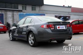 东风本田-思铂睿-2.4L 尊贵导航版