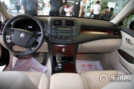 一汽丰田-皇冠-V6 2.5 Royal 真皮天窗导航版