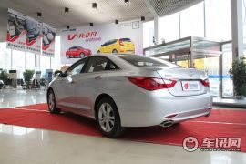 北京现代-索纳塔-2.4自动尊贵版