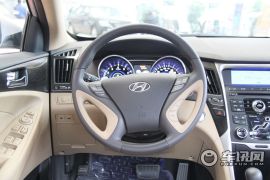 北京现代-索纳塔-2.4自动尊贵版