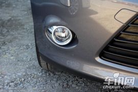 长安福特-福克斯-三厢 2.0 AT 旗舰型