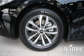 现代-雅尊(进口)-2.4 旗舰版