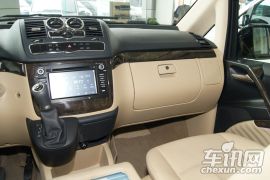 福建奔驰-威霆-2.5L 商务版8座