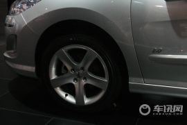 东风标致-408-2.0L自动尊贵版