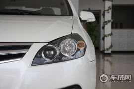 长安汽车-CX30-三厢 1.6 MT标准型