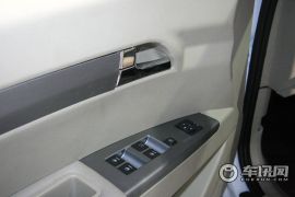 陆风汽车-陆风X8-探索版 2.5T 柴油4X4导航版