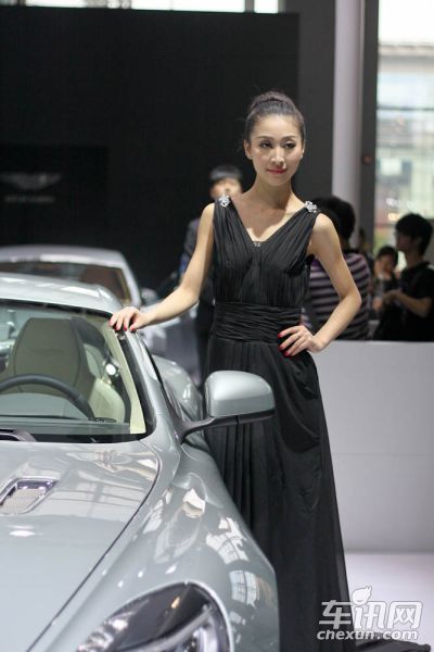 阿斯顿·马丁4号车模