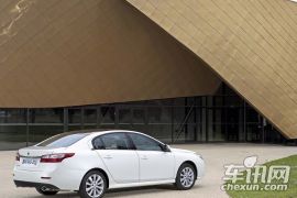 雷诺-纬度(进口)-2.5L 豪华导航版