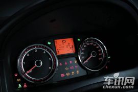 双龙汽车-柯兰多(进口)-2.0T 四驱自动豪华导航版