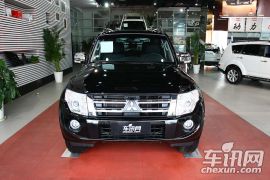 三菱-帕杰罗(进口)-3.0L 豪华版