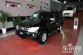 三菱-帕杰罗(进口)-3.0L 豪华版