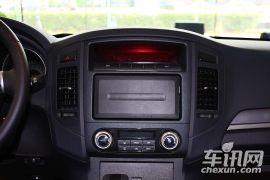 三菱-帕杰罗(进口)-3.0L 豪华版