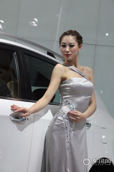 东风裕隆2号车模