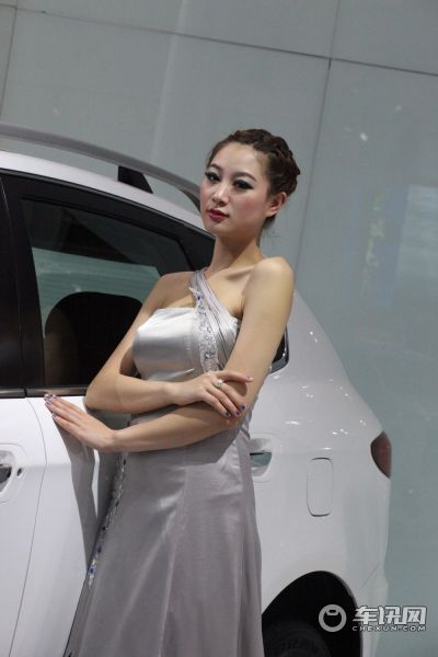 东风裕隆2号车模