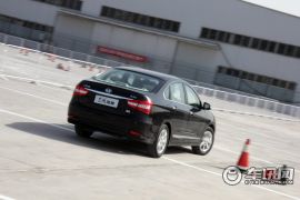 东风乘用车-风神A60-2.0 尊贵型CVT