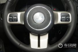 吉普-指南者-2.0 运动版