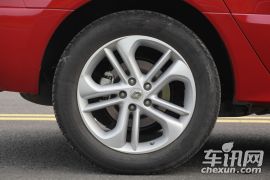 雷诺-科雷傲-2.5 四驱豪华导航版