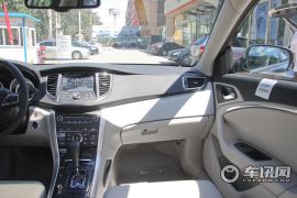 一汽奔腾-奔腾B90-2.0L 自动导航型