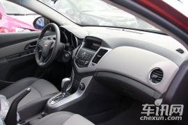 通用雪佛兰-科鲁兹-1.6 SL天地版 AT