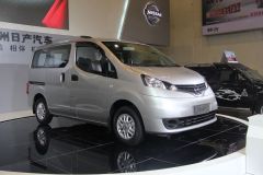 郑州日产-NV200