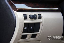 斯巴鲁-傲虎-2.5i 豪华版