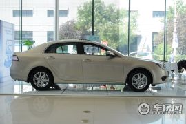 一汽奔腾-奔腾B90-2.3L 自动旗舰型