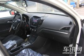 上海汽车-MG5-1.5L AT精英版