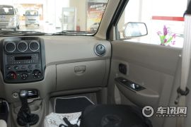 上汽通用五菱-五菱宏光-1.4L 标准型  ￥5.48