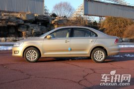 上海大众-桑塔纳-1.6L 自动豪华版