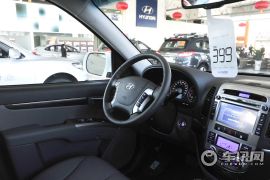 现代-新胜达(进口)-2.4 豪华版 七座四驱