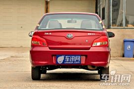 天津一汽-夏利N3-1.0L 三厢基本型