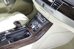 奥迪-奥迪A8L 混动版