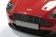阿斯顿·马丁-Vantage V8