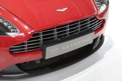 阿斯顿·马丁-Vantage V8