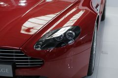阿斯顿·马丁-Vantage V8