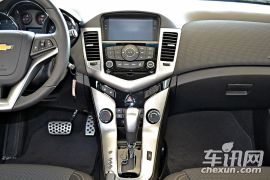通用雪佛兰-科鲁兹-掀背 1.6T 自动旗舰型