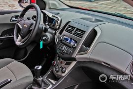 通用雪佛兰-爱唯欧-两厢 1.4 MT SE