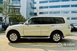 三菱-帕杰罗-3.0L 豪华版