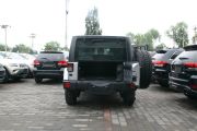Jeep-牧马人-2.8TD 四门版 Sahara