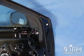 荣威9502.4L 豪华版-内饰拆解