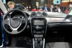 铃木-超级维特拉